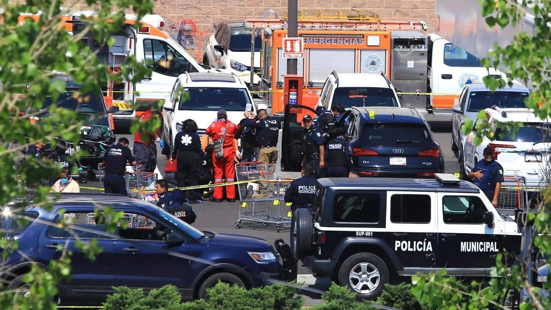 Balacera en estacionamiento de Costco Angelópolis